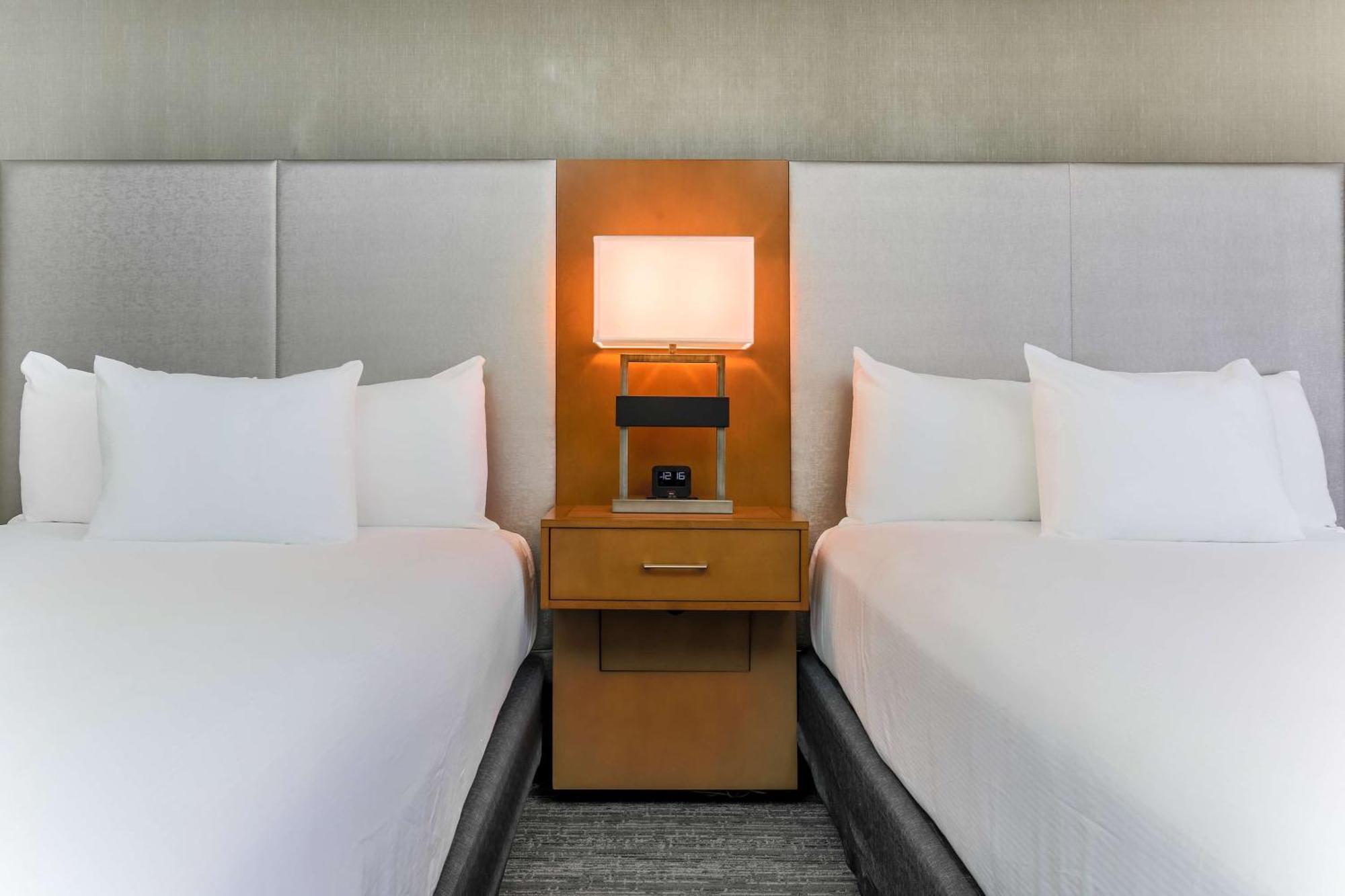 Doubletree By Hilton Atlanta Airport Hotel College Park Екстериор снимка