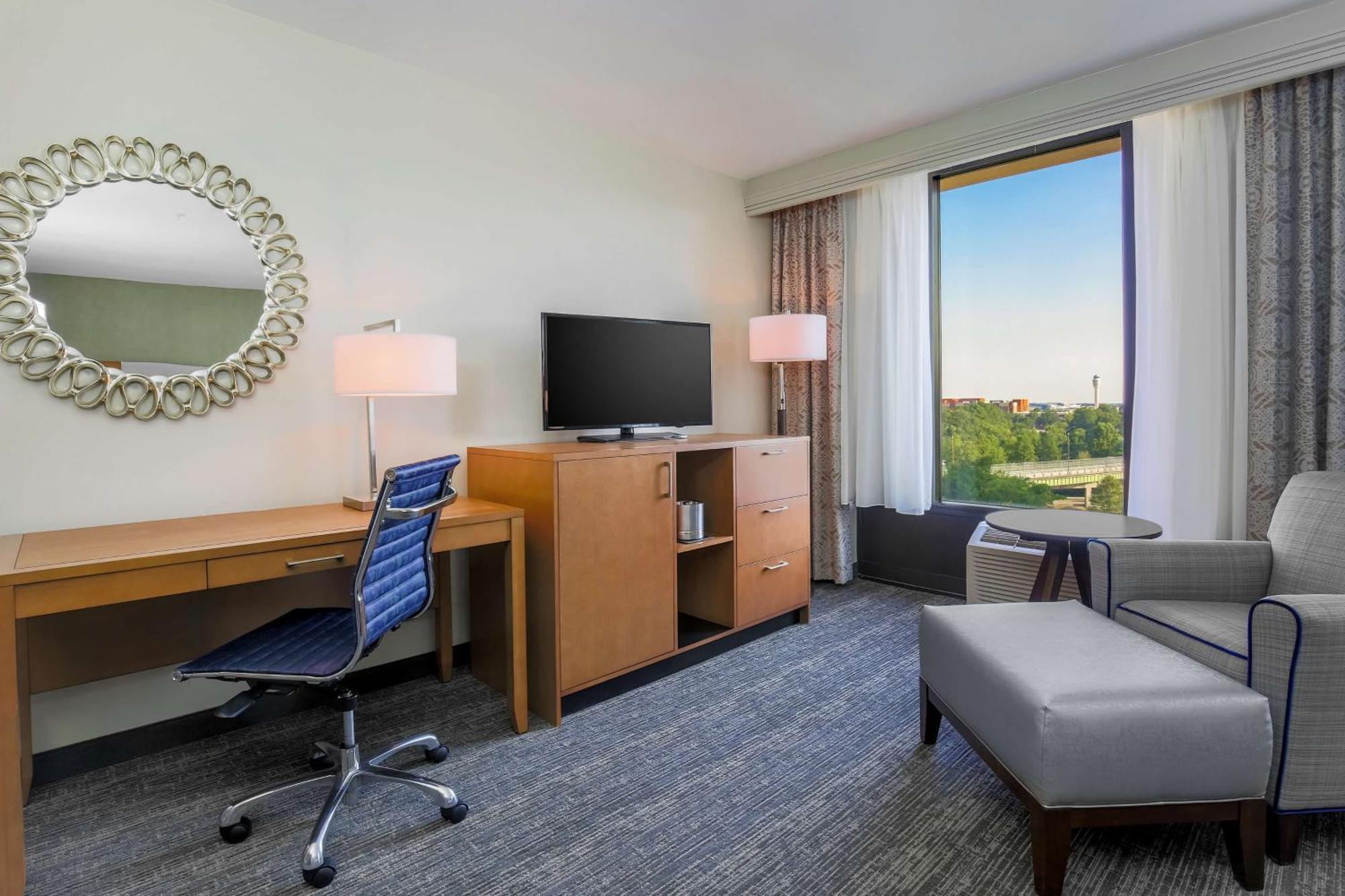 Doubletree By Hilton Atlanta Airport Hotel College Park Екстериор снимка