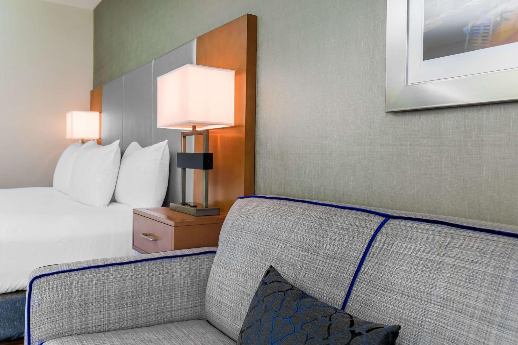 Doubletree By Hilton Atlanta Airport Hotel College Park Екстериор снимка