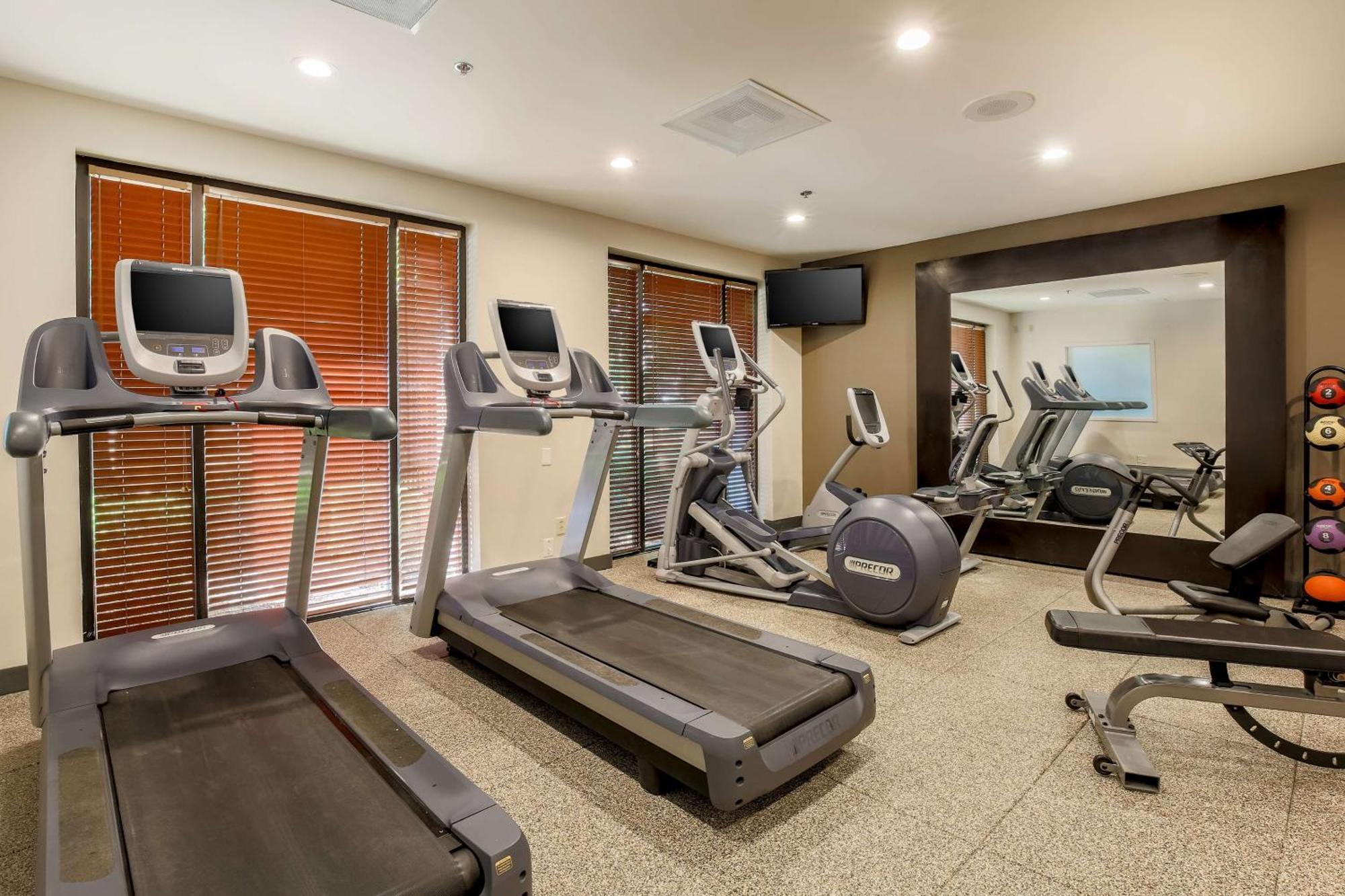 Doubletree By Hilton Atlanta Airport Hotel College Park Екстериор снимка