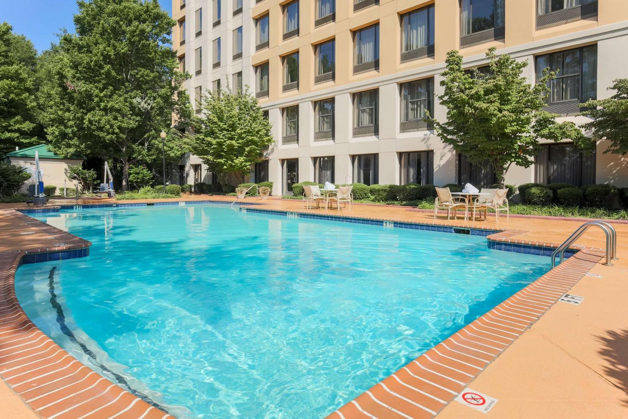 Doubletree By Hilton Atlanta Airport Hotel College Park Екстериор снимка