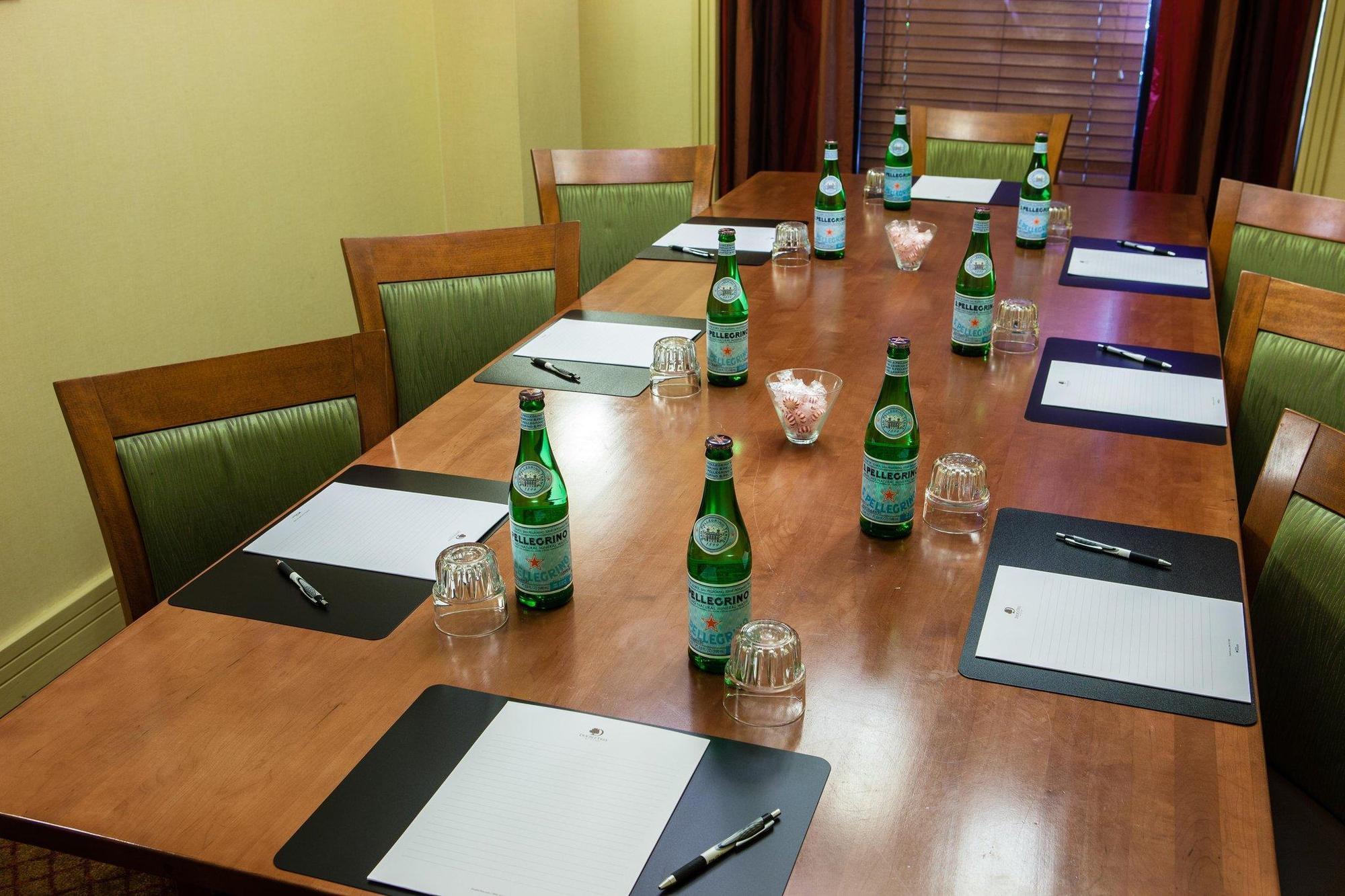 Doubletree By Hilton Atlanta Airport Hotel College Park Екстериор снимка