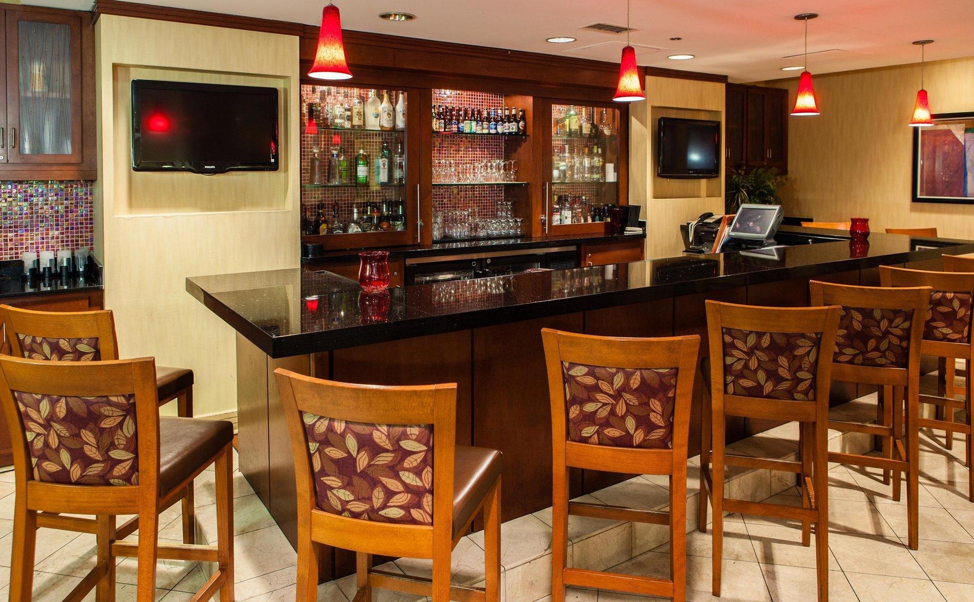 Doubletree By Hilton Atlanta Airport Hotel College Park Екстериор снимка